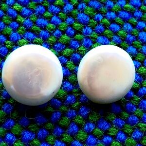 Genuine pearl Sterling silver post earrings